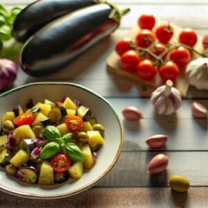 Mediterraner Kartoffelsalat mit Auberginen